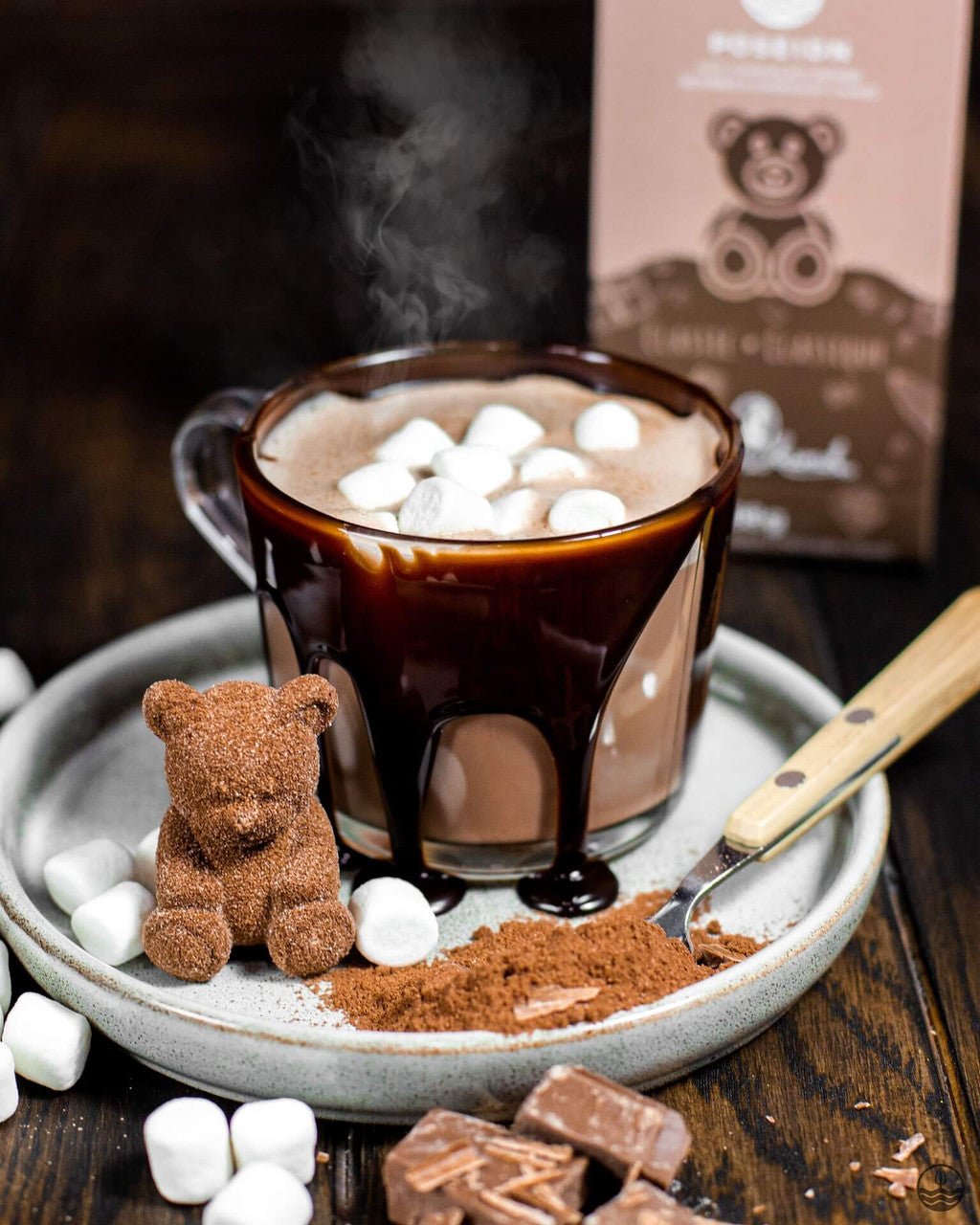 Bombe de chocolat chaud avec mini guimauves - Parfait pour les